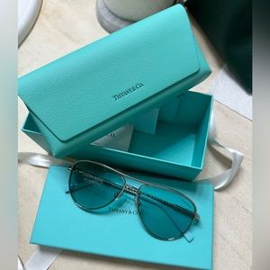 Tiffany & Co Diamond Point Pilot Sunglasses